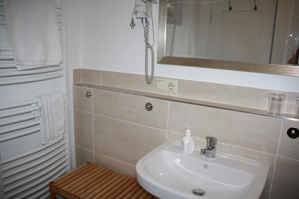 Gaestehaus Nicole Garmisch-Partenkirchen Room photo